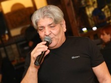 След фалшивата новина за кончината му, Сашо Роман става цар и господар