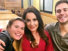 Официално! Най-богатата БГ вдовица стана баба