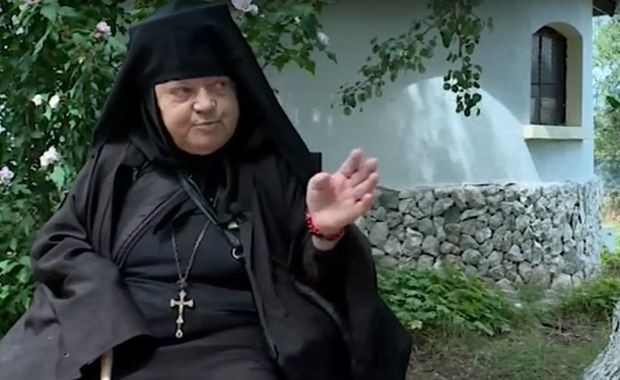 Майка Серафима вече от 7 години стопанисва напълно сама манастира