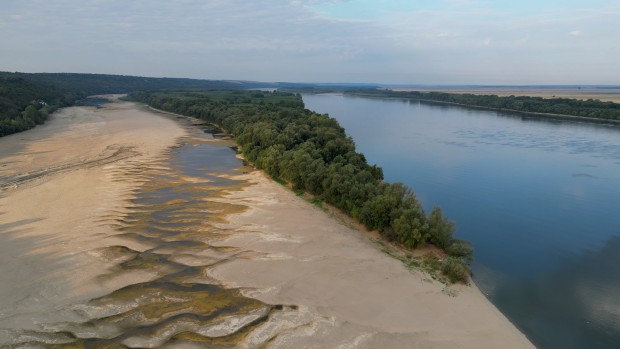 </TD
>Нивото на река Дунав при Русе днес е на сантиметър