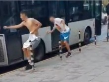 Вижте ги тези келеши! Родители, възпитавайте си децата!