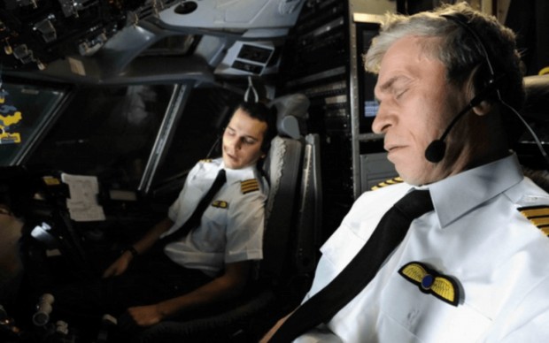 Двама пилоти са заспали по време на полет от Судан