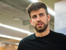 Пике прегръща и целува новото си гадже на концерт