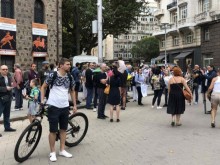 Пореден протест се провежда пред президентството