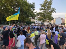 Стотици украинци в Пловдив отбелязаха Деня на независимостта на Украйна с мирно шествие