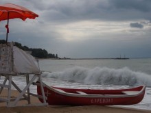 Плаж, море, помислете пак!