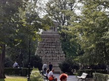 В София се намира един от малкото паметници от ХIХ век, посветен на лекари и медицински работници