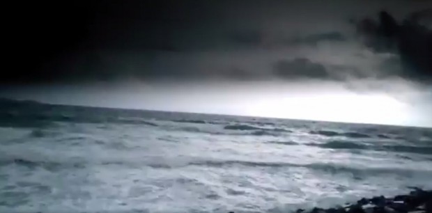 Мощна гръмотевична буря, придружена със силен дъжд, връхлетя Южното Черноморие
