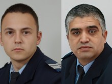 Пловдивските полицаи отдават почит към двамата загинали колеги