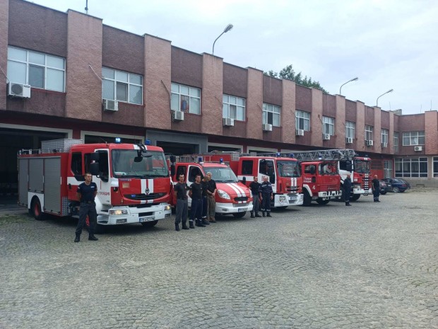 Пловдивските огнеборци почетоха паметта на своите колеги - служители на