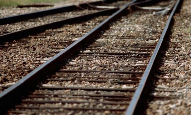 Разследват смъртта на мъж, открит на жп линия в Русе, съобщиха от