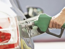 Правителството подготвя мерки за намаляване на цените на горивата