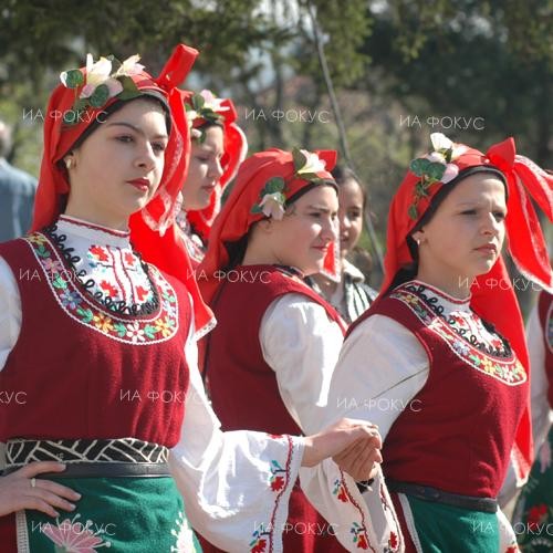 Капанският ансамбъл с празничен концерт за Великден в Шумен