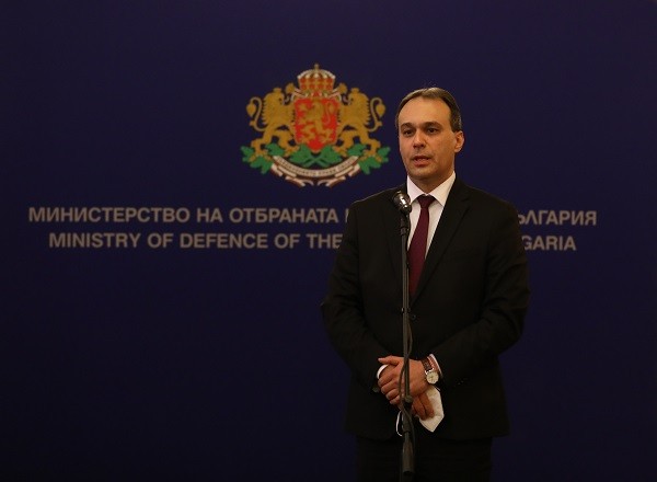 Министърът на отбраната Драгомир Заков заминава на официално посещение в Румъния