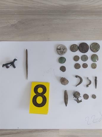 Служители от ГПУ-Силистра откриха археологически обекти в частен дом