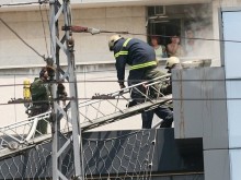 81-годишен в болница след пожар в дома му