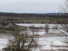 Скъсала се е дига в село Кадиево