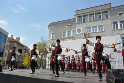Цветница идва в Бургас с истински празник на българския фолклор