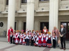 Лазарки отправиха пожелания за здраве и плодородие в Бургас