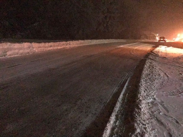 Временно се ограничава движението на всички МПС през Троянския проход поради силен снеговалеж и снегопочистване