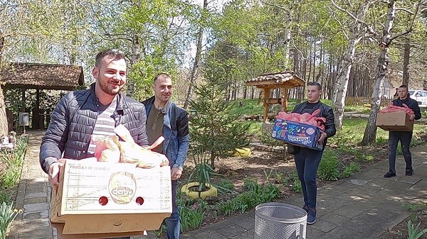 "Солидарен Великден" с БСП продължава да радва деца, възрастни, хора с увреждания и нуждаещи се в цялата страна