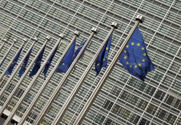 Bloomberg: ЕС препоръча 9-месечен лимит на Covid-паспортите за пътуване