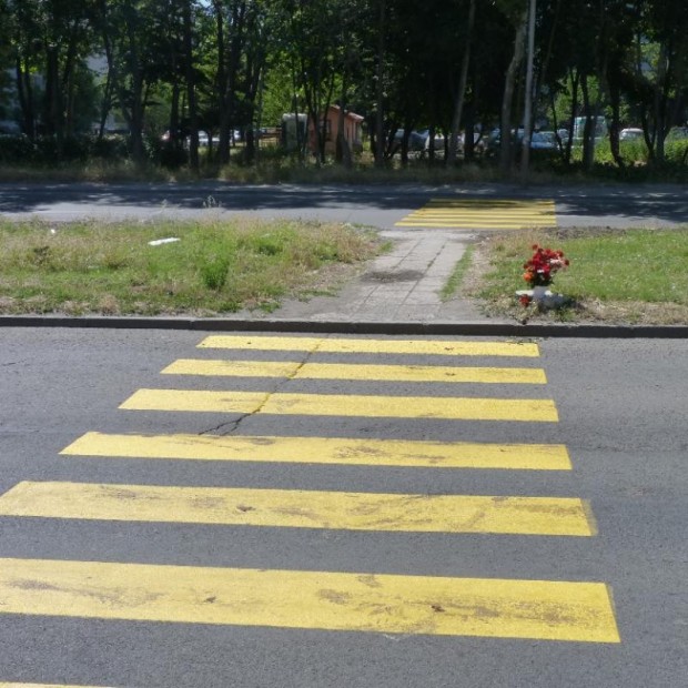 65-годишна жена е блъсната от лек автомобил на пешеходна пътека в Бургас, няма опасност за живота &#1117;