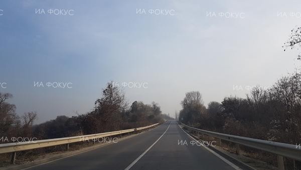 Временно движението по път I-1 Благоевград - Кресна в района на гара Пейо Яворов се осъществява двупосочно в една лента