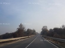 Временно движението по път I-1 Благоевград - Кресна в района на гара Пейо Яворов се осъществява двупосочно в една лента