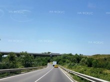 До 16.00 часа е ограничено движението по път I-4 Търговище - Омуртаг в посока София от км 210 до км 225 в района на Козма презвитер поради полагане на асфалтова настилка