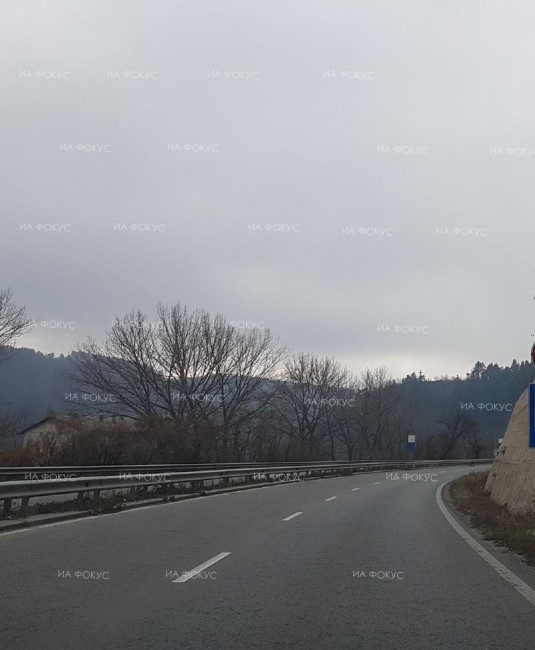 Временно е ограничено движението по едната лента на път I-1 София - Перник в района на Драгичево