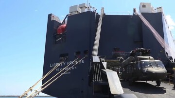 Protothema: Гигантски военно-транспортен кораб на САЩ се разтоварва в Александруполис