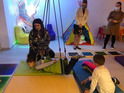 Сензорна стая ще стимуллира развитието на деца със специални потребности в Детска градина "Звездица" в Бургас