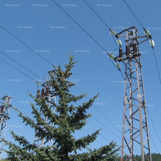 40 населени места в област Смолян са без ток заради скъсани далекопроводи от силния вятър