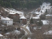 В село Горна Гращица облагородиха пространството около половинвековна чешма със средства от Община Кюстендил