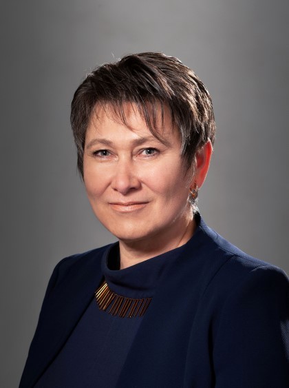 Министър Даниела Везиева: Прави се опит за връщане на стария непрозрачен модел на управление на ДКК