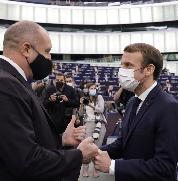 Президентът Румен Радев разговаря в Страсбург с президента на Франция Еманюел Макрон и с председателя на групата на ЕНП в Европейския парламент Манфред Вебер