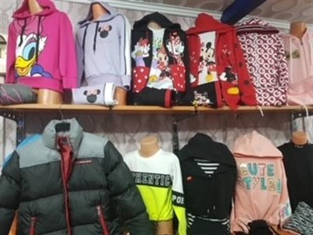 Неправомерно продавани стоки са иззети при полицейска операция в базар "Илиенци" в столицата