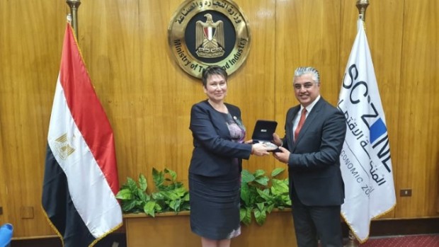Министър Даниела Везиева обсъди с египетският министър на публичния бизнес сектор възможностите за активизиране на двустранните търговски отношения