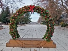 Няколко коледни къта радват жители и гости на град Тервел