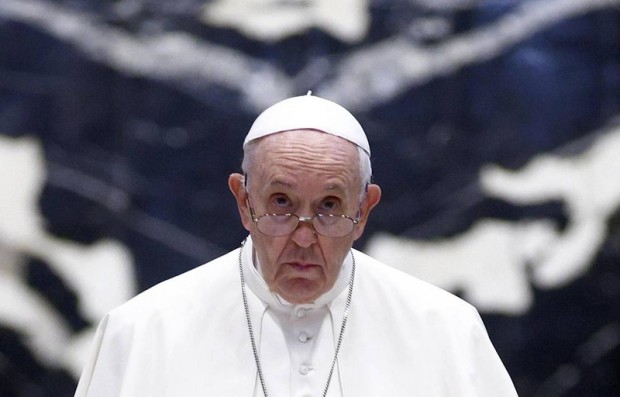 Reuters: Папата ще улесни трансфера на 50 мигранти