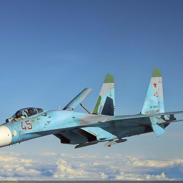 ТАСС: Руски Су-27 са съпроводили френски изтребители над Черно море