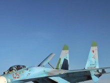 ТАСС: Руски Су-27 са съпроводили френски изтребители над Черно море