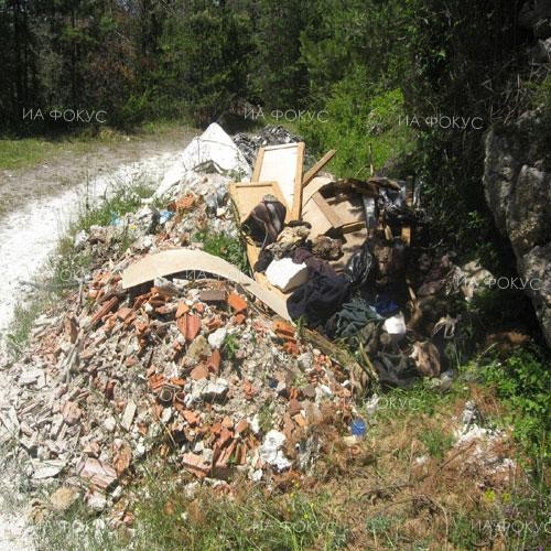 Екоинспектор следи за нерегламентирано изхвърляне на отпадъци в община Ракитово