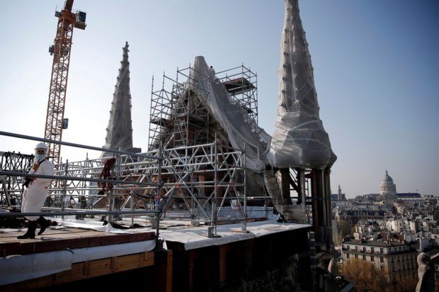 Le Figaro (Франция): Френската общественост се противопостави на проекта за вътрешна реконструкция на Нотр Дам