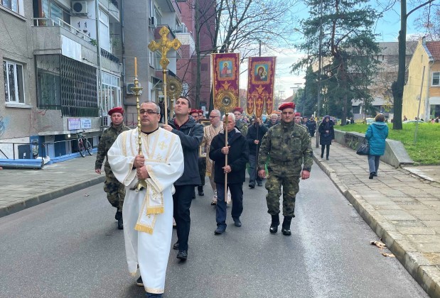 Литийно шествие с нова икона с мощи на свети Николай Чудотворец се състоя в Ямбол