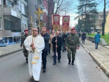 Литийно шествие с нова икона с мощи на свети Николай Чудотворец се състоя в Ямбол