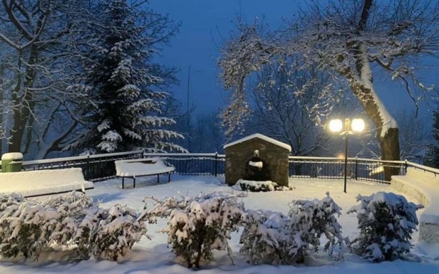 НИМХ: На много места в Западна и Централна България ще има валежи от дъжд и сняг