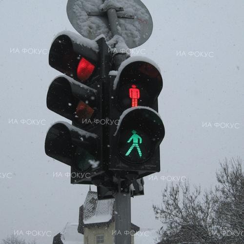 От днес отново работи светофарът на бул. "Васил Левски" във Варна