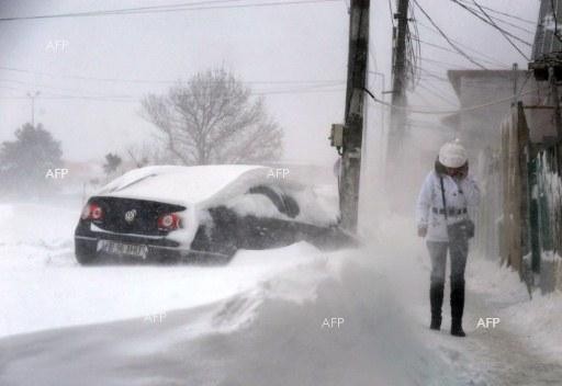 "Политика" (Сърбия): Извънредна ситуация заради снега в пет сръбски общини